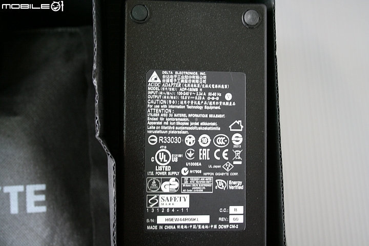 GIGABYTE P35X V3 BESTBUY 年終獎金最好的選擇