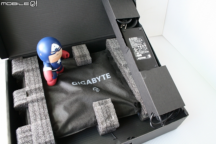 GIGABYTE P35X V3 BESTBUY 年終獎金最好的選擇