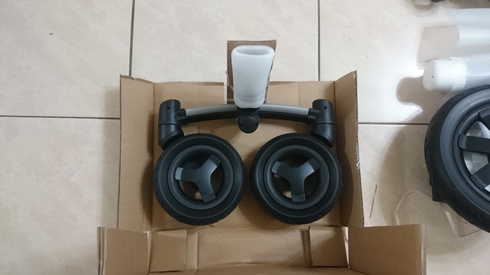 開箱】Quinny Buzz Xtra 2015 嬰兒推車 & Maxi-Cosi Pebble Plus 2015 提籃 不專業開箱
