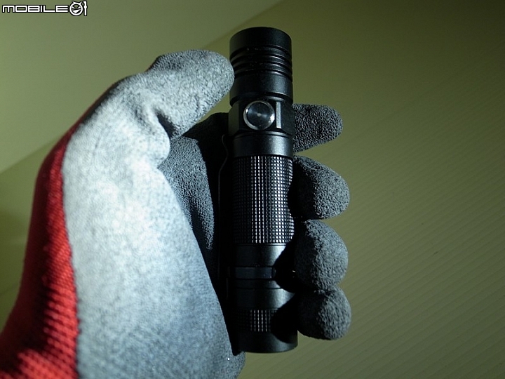 OLIGHT S30 側按小直筒