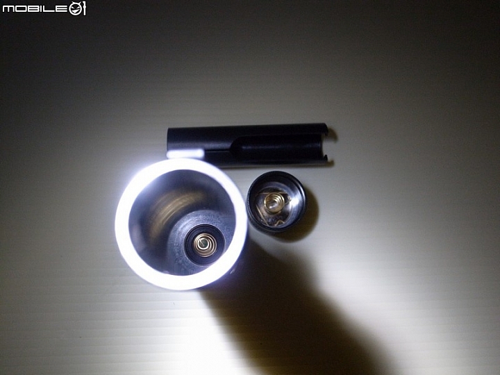 OLIGHT S30 側按小直筒