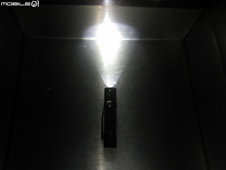 OLIGHT S30 側按小直筒