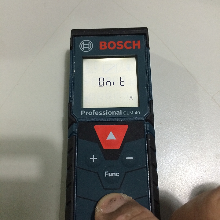 【開箱】房仲神器BOSCH台規GLM 40 Professional 雷射測距儀