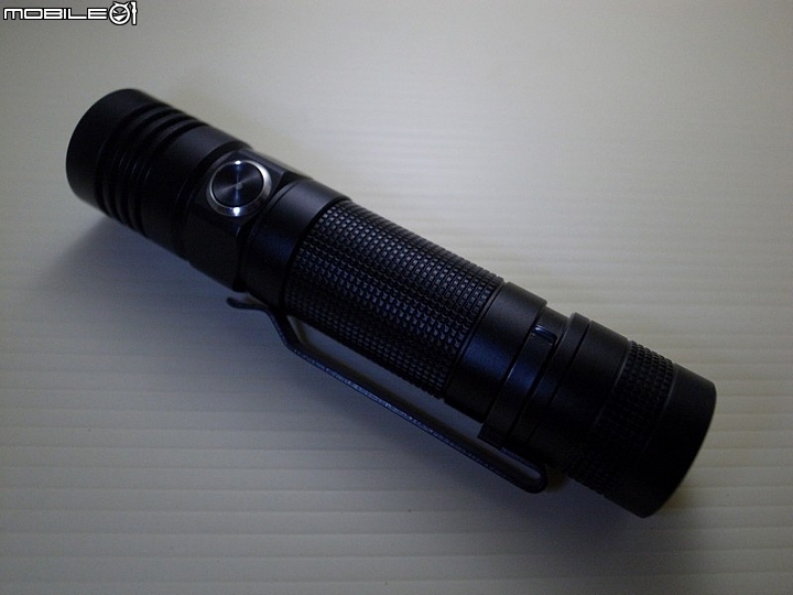OLIGHT S30 側按小直筒