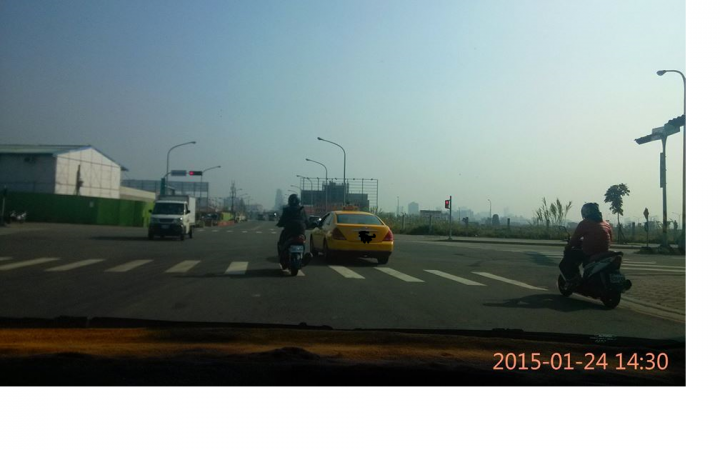 檢舉闖紅燈違規台中市警察局竟然說這台不算違規