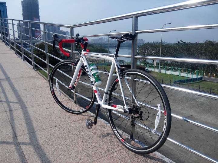 FUJI Roubaix 1.3 2015 是有瑕疵嗎? BB異音不斷!! =>(更新)FUJI BIKES , 你們大陸組裝廠的品管是否該加強了呢?