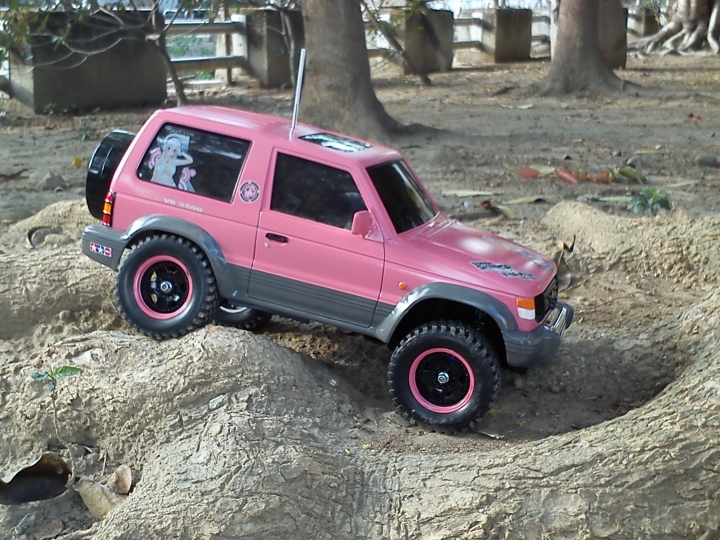 人生的第一台TAMIYA 1/10 RC 粉嫩登場