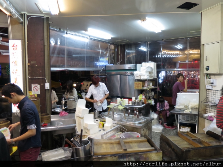 逢甲深夜食堂.皮Q肉甜的麻辣煎餃小籠湯包@餃踏實地