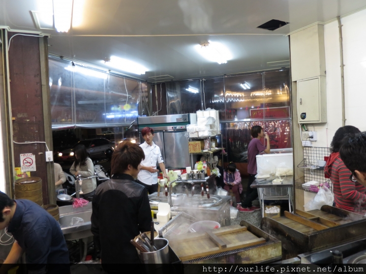 逢甲深夜食堂.皮Q肉甜的麻辣煎餃小籠湯包@餃踏實地