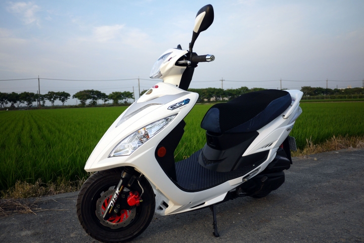 光陽 G6E 絕版 白 開箱兼懷念小車GP
