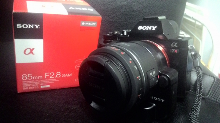 山寨版的contax Sonnar 85mm 2.8,便宜的全幅人像鏡 SONY 85/2.8 SAM 轉接A7R