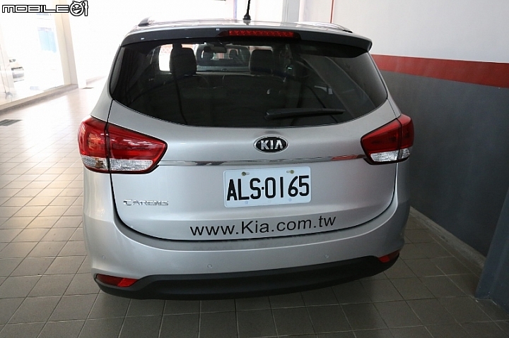 強敵環伺,比上不足,比下又太貴-KIA Carens【KIA潮勢力-試駕體驗活動】