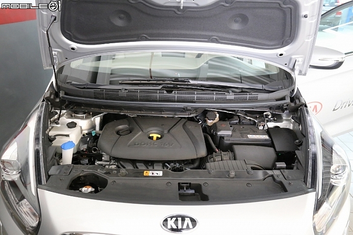 強敵環伺,比上不足,比下又太貴-KIA Carens【KIA潮勢力-試駕體驗活動】