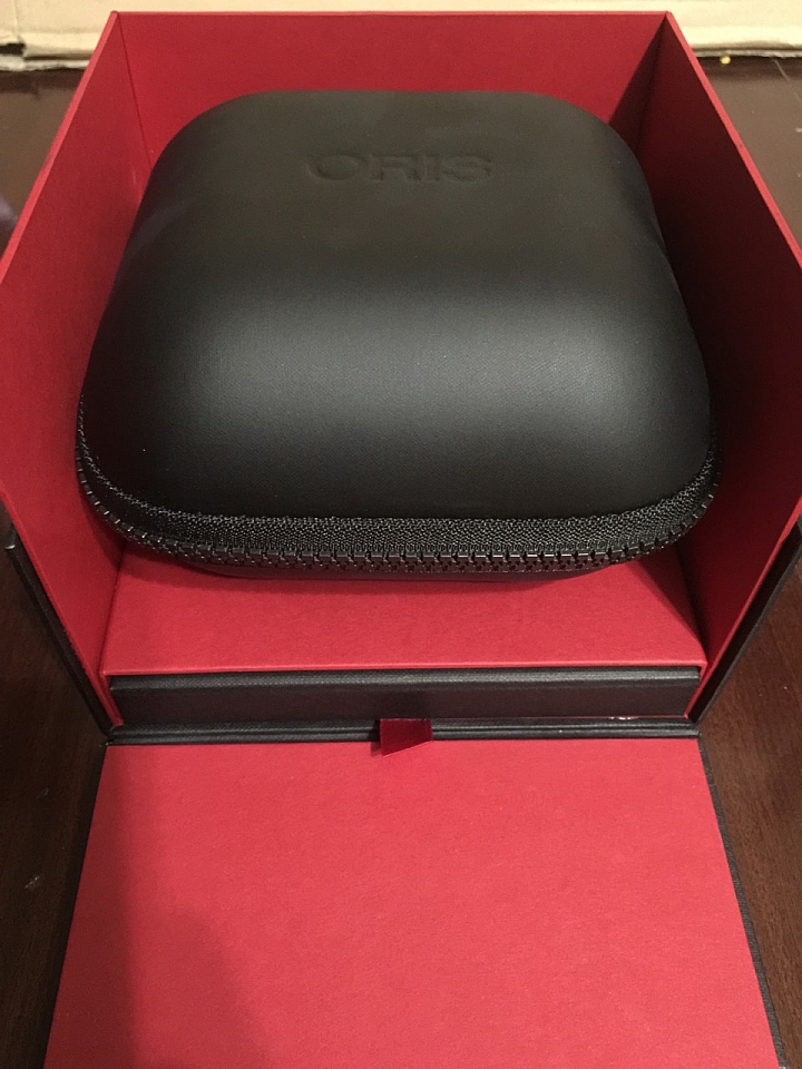 《開箱》Oris Aquis Red Limited Edition 拯救紅海 左冠限量款