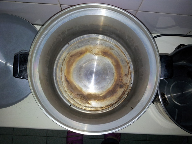 大同電鍋水燒乾了不會自動關,差點鬧火災....