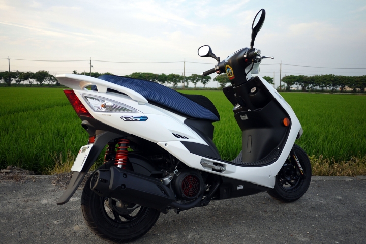 光陽 G6E 絕版 白 開箱兼懷念小車GP