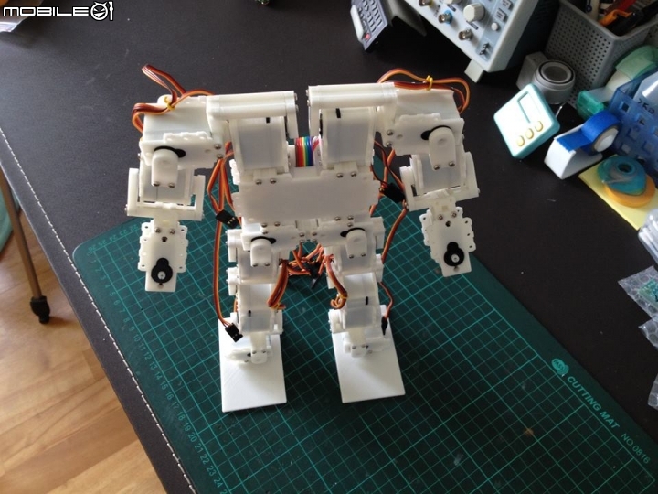 小時後的 機器人夢 用 3D列印機 完成!(2015/4/22 更新)