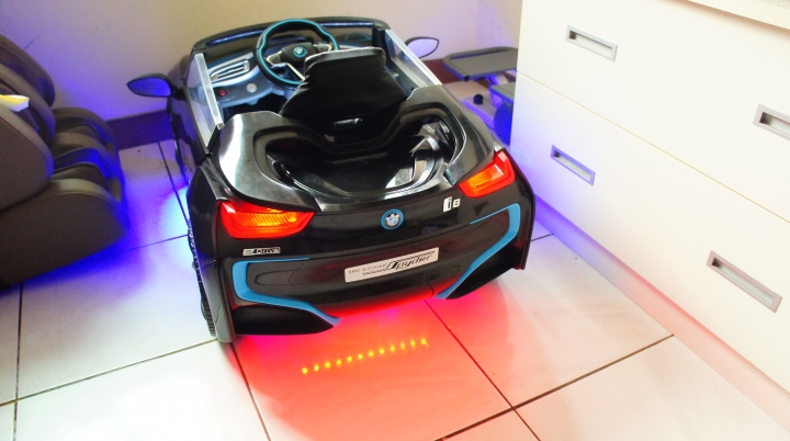 BMW i8 兒童電動車加裝燈光!