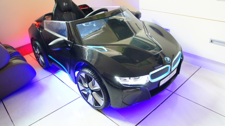 BMW i8 兒童電動車加裝燈光!