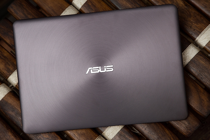 華碩 ZenBook UX305 ,讓我再次心動的Ultrabook (文章完整介紹