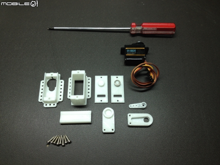 小時後的 機器人夢 用 3D列印機 完成!(2015/4/22 更新)