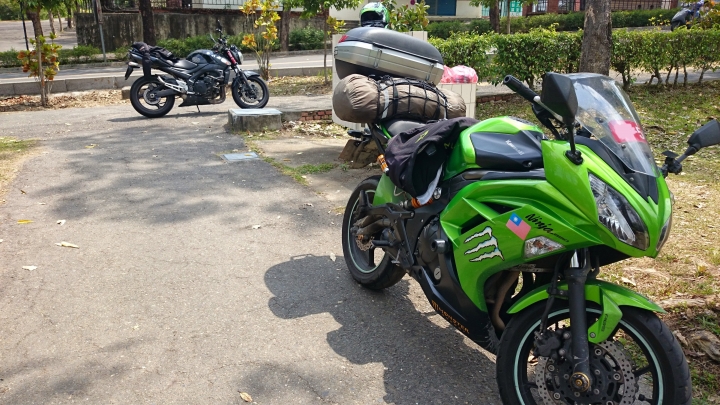 肥吱吱與綠胖胖之來去台南住一晚(重機露營)(三月重機小旅行)