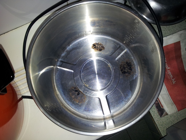 大同電鍋水燒乾了不會自動關,差點鬧火災....