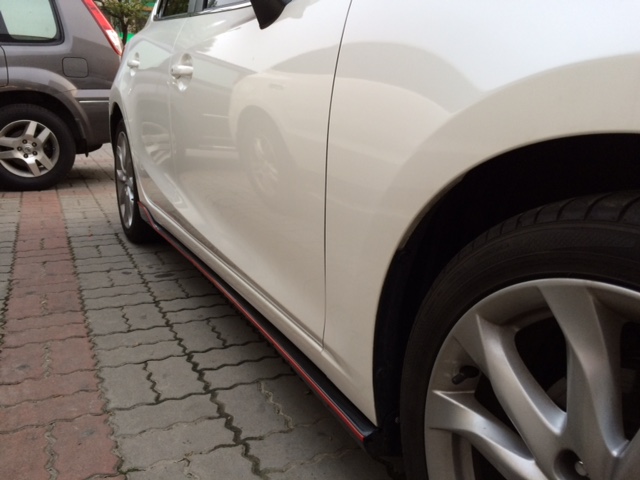 有了小三(MAZDA3)...(更新:背棄小三)