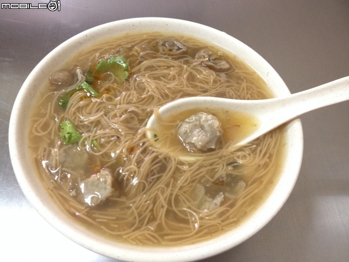 吃到了口味比較不同的蚵仔麵線..再台中...