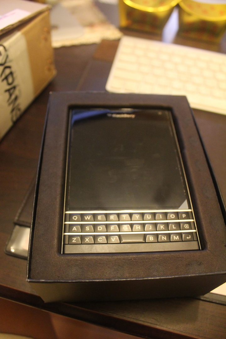 (簡易開箱文) Blackberry passport 入手