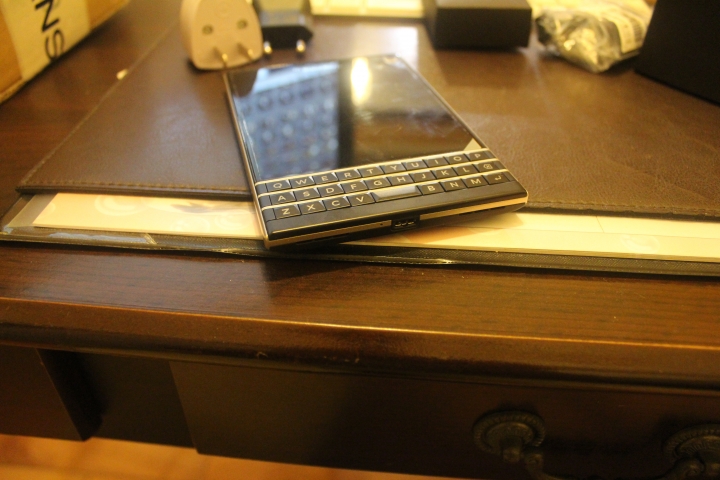 (簡易開箱文) Blackberry passport 入手