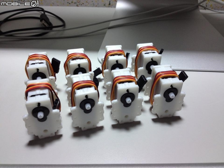 小時後的 機器人夢 用 3D列印機 完成!(2015/4/22 更新)