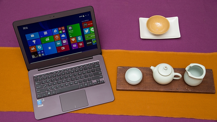 華碩 ZenBook UX305 ,讓我再次心動的Ultrabook (文章完整介紹