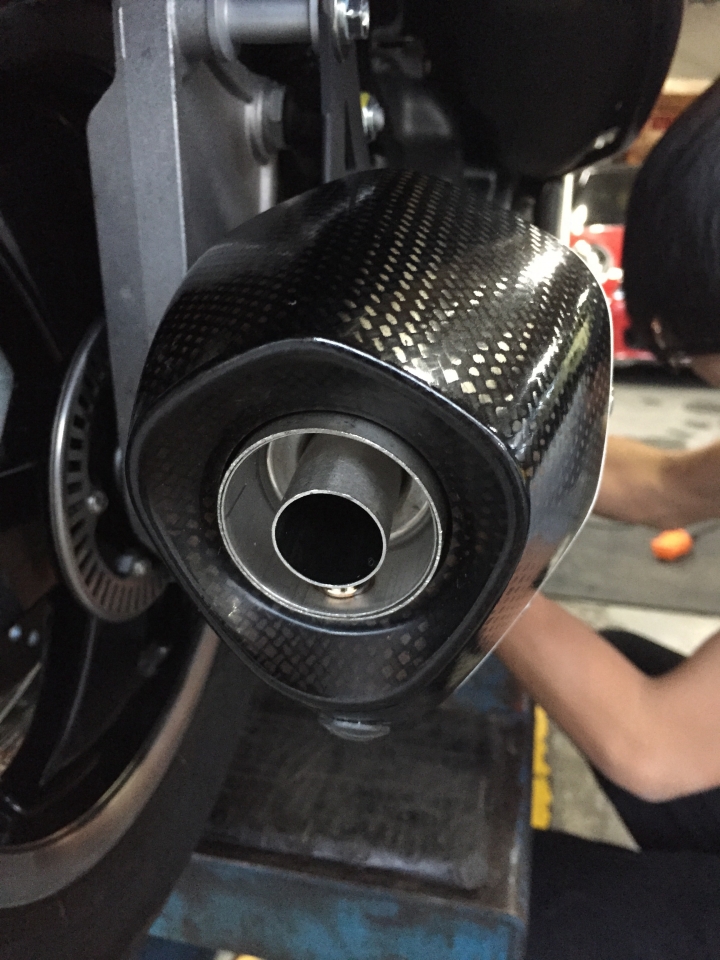 vespa super sport & akraprovic 不專業開箱分享文