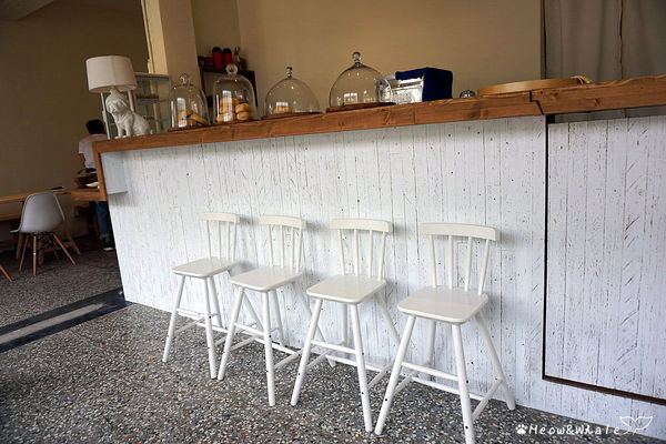 【台中.西區】嗝 gé cafe,活招牌法鬥犬皮皮和八哥犬皮蛋共同經營的寵物咖啡廳。
