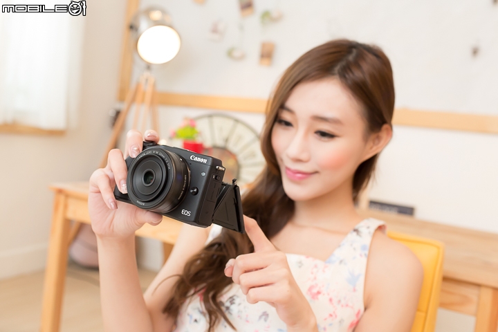 功能全面進化 支援翻轉自拍‧Canon EOS M3
