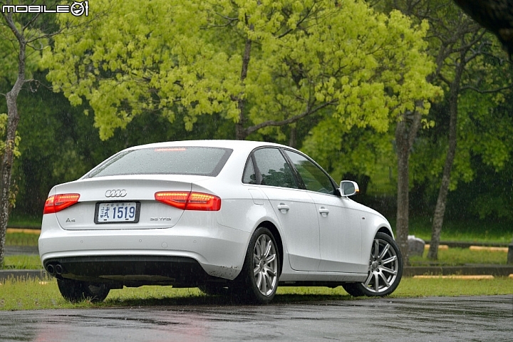 妝點跑格樣貌 Audi A4 35 TFSI S line edition