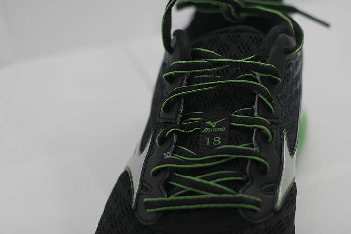 Mizuno wave Rider 18 SW 黑綠 開箱
