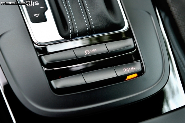 妝點跑格樣貌 Audi A4 35 TFSI S line edition