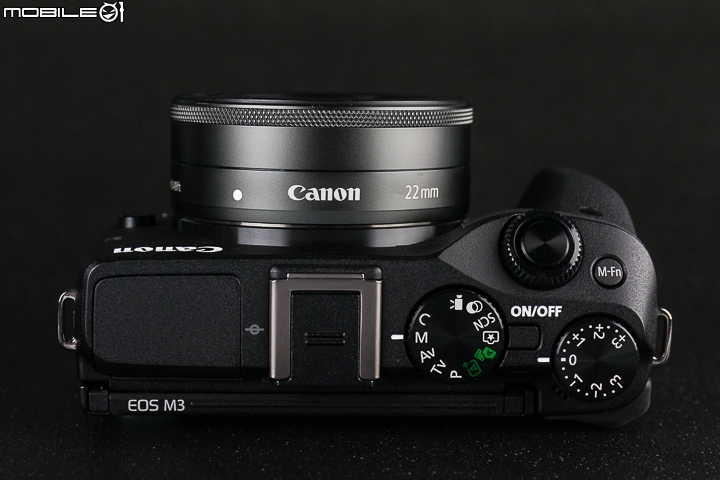 功能全面進化 支援翻轉自拍‧Canon EOS M3