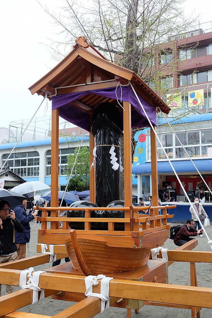 大屌神社(誤) かなまら祭り全日本壓馬路(株)