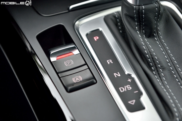 妝點跑格樣貌 Audi A4 35 TFSI S line edition