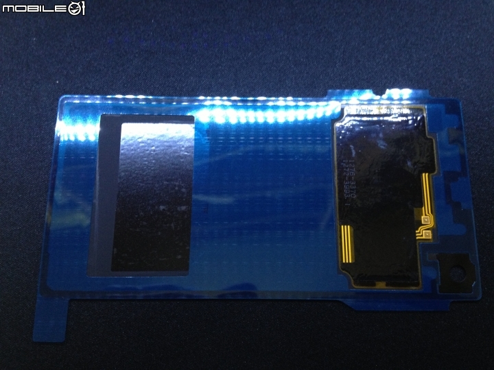 自己DIY更換 SONY Z1 電池 (圖多)