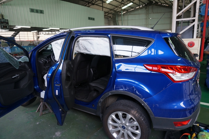 0423藍色4G(1.6)KUGA,高速無剎車撞擊安全島車禍事件還原及分享