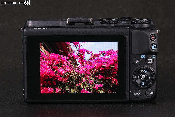 功能全面進化 支援翻轉自拍‧Canon EOS M3