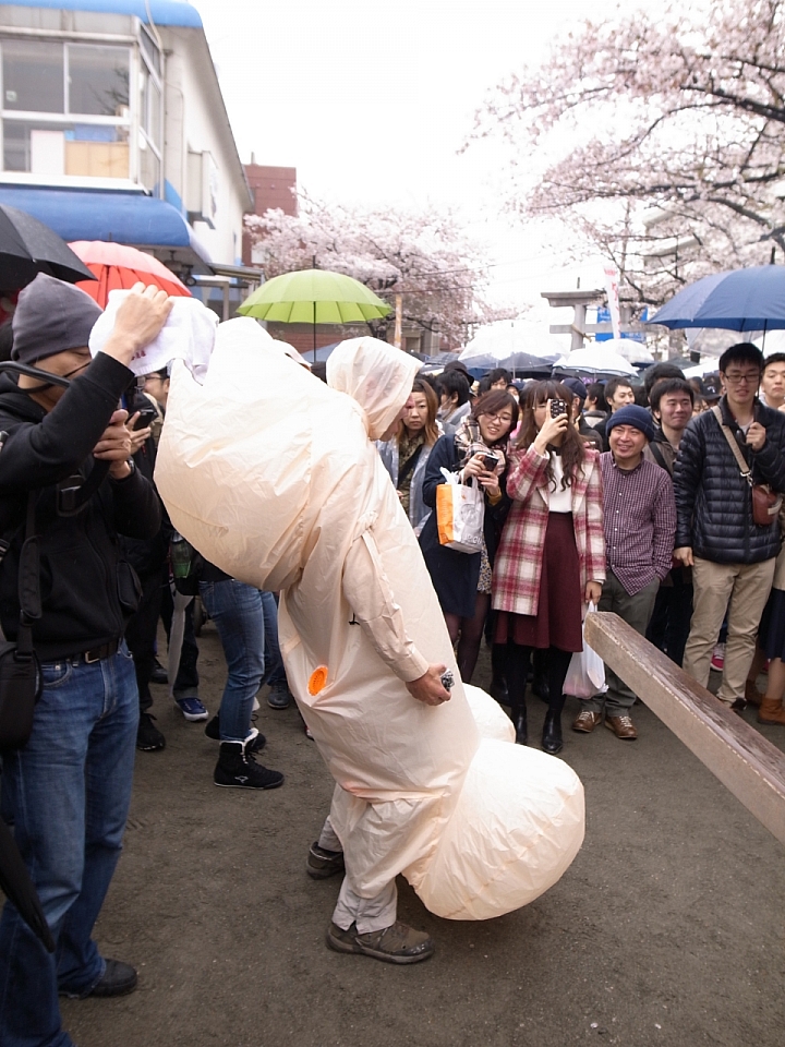 大屌神社(誤) かなまら祭り全日本壓馬路(株)