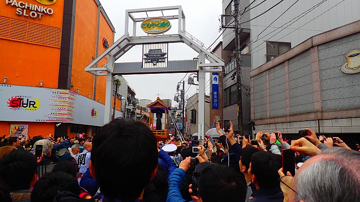 大屌神社(誤) かなまら祭り全日本壓馬路(株)