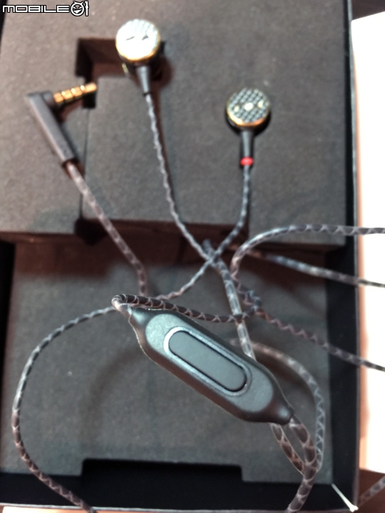 出差隨身裝備升級~Nuforce uDAC3搭NE800耳道耳機