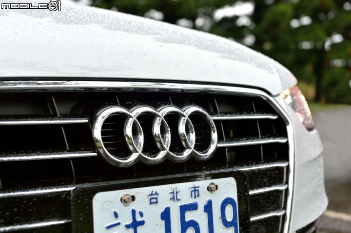 妝點跑格樣貌 Audi A4 35 TFSI S line edition