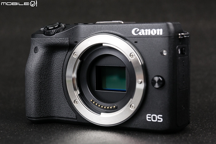 功能全面進化 支援翻轉自拍‧Canon EOS M3